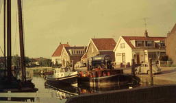 DIA41733 Spijkenisse; ; Woningen langs de Oostkade, 1963