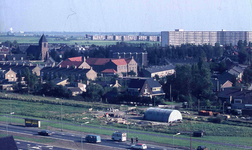 DIA41931 Spijkenisse; ; Gezicht vanaf de Churchillflat op het dorp. Op de achtergrond de Marrewijkflat, September 1969