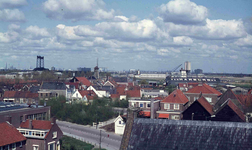 DIA41991 Spijkenisse; ; De oude dorpskern met op de achtergrond de molen, gezien vanaf de Dorpskerk, 1972