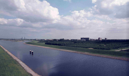 DIA42022 Het Voedingskanaal, gezien vanaf de Hartelbrug; 1973