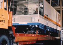 DIA42087 Winkelwagen van Spijkstaal, gereed voor transport; 1974