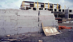 DIA42222 De bouw van woningen; ca. 1980