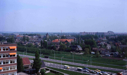 DIA42309 Spijkenisse; ; Het dorp gezien vanaf de Churchillflat, ca. 1980