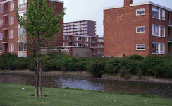 DIA42338 De flats rond de Aagje Dekenstraat, gezien vanaf de Vondelsingel; ca. 1985