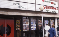 DIA42596 Bioscoop aan de Nieuwstraat: Total Recall en Gremlins 2; Augustus 1990