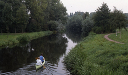 DIA42616 Kanoën in de Vierambachtenboezem; Augustus 1990