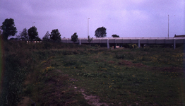DIA42782 De brug van de Baljuwlaan over de Vierambachtenboezem ; ca. 1990