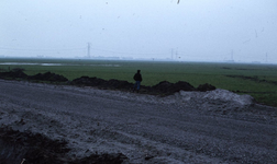 DIA43420 Archeologische opgraving: Profiel van de Westdijk; 14 maart 1981