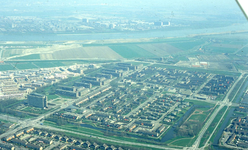 DIA43600 Luchtfoto van Spijkenisse: de Wijk Groenewoud; ca. 1979