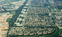 DIA43612 Luchtfoto van Spijkenisse: de Wijk Sterrenkwartier; ca. 1979