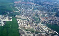 DIA43621 Luchtfoto van Spijkenisse: Wijk de Akkers in aanbouw; ca. 1979
