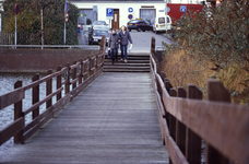 DIA43726 Houten brug over de haven, gezien vanaf de Noordkade; ca. 1999