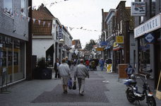 DIA43768 Winkels in de Voorstraat; ca. 1999