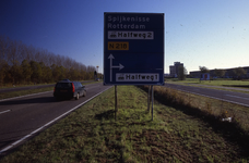 DIA43849 De Groene Kruisweg: ANWB-bord richting Spijkenisse, Rotterdam en Halfweg 1 en 2; ca. 1999