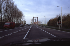 DIA43856 De Groene Kruisweg: richting de Spijkenisserbrug; ca. 1999