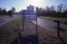 DIA44022 Plaatsnaambord bij de entree van Spijkenisse; ca. 1999