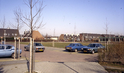 DIA44198 De parkeerplaats bij Karperveen; Februari 1983