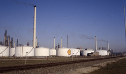 DIA44212 Olietanks bij Shell Pernis; Februari 1983
