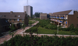 DIA44308 De Gaffelvoorde, op de achtergrond de Panoramaflat; Juni 1984