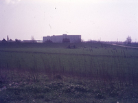 DIA44396 De Marrewijkflat, gezien vanaf de Nieuw Hongerlandsedijk; ca. 1969