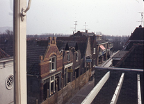 DIA44485 Sloop van woningen aan de Voorstraat; ca. 1969