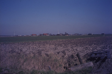 DIA68067 Zicht richting Dorpsdijk en Wouddijk; 1978