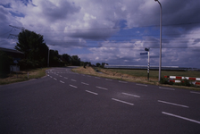 DIA68133 Kruising Middelweg en Achterdijk; ca. 1998