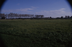 DIA68137 Polder, gezien vanaf de Middelweg richting de Rijksstraatweg; ca. 1998