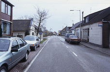 DIA68169 De kruising van de Veckdijk met de Kerkweg links en de Dijckpotingen rechts; ca. 1991