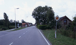 DIA69150 Het dorp Zuidland gezien vanaf de Stationsweg; ca. 1993
