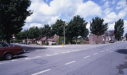 DIA69158 De kruising van de Stationsweg en de Julianastraat; ca. 1993