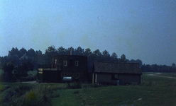 DIA69386 Woningen langs de Oude Veerdam; ca. 1982