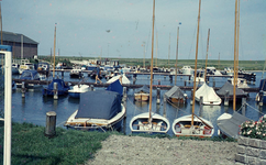 DIA70077 De jachthaven van Zwartewaal; ca. 1968