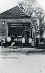 DIA_PB0100 De slagerij in Oostvoorne; ca. 1920