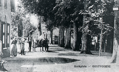 DIA_PB0103 Paard en wagen op het Kerkplein in Oostvoorne; ca. 1930