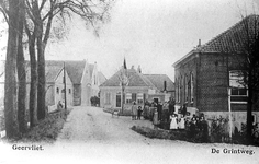 FOTO_PB012 Kijkje op het Dorpsplein; ca. 1910