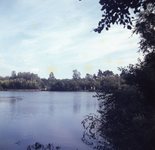 DIA_GF_1005 Kijkje op de Tenellaplas; 19 augustus 1962