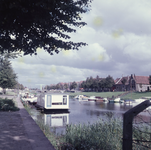 DIA_GF_1066 Plezierschepen liggen afgemeerd langs het Maarland; 17 augustus 1961