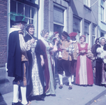 DIA_GF_1088 Briellenaren in historische kostuums; 1 april 1962