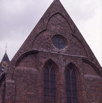 DIA_GF_1282 Het rechte koor aan de achterzijde van de kerk; 2 augustus 1976