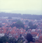DIA_GF_1394 Uitzicht vanaf de toren van de St. Catharijnekerk: op de voorgrond de Langestraat. In de verte het Brielse ...