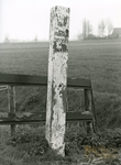AB_GRENSPALEN_006 Grenspalen van de Privatieve Visserij van Abbenbroek; paal nummer 1; April 1998