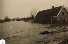AB_WATERSNOODRAMP_042 De boerderij van L. van Bodegom aan de Achterweg ZZ (later afgebroken); ca. 4 februari 1953