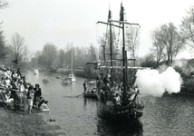 BR_1APRIL_1981_001 Het Geuzenschip De Prince Admirael vaart door de Buitenhaven; 1 april 1981
