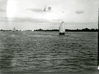 BR_BRIELSEMAAS_007 Brielle; Zeilschepen op de Brielse Maas, ca. 1930