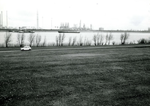 BR_BRIELSEMEER_115 Brielle; Het recreatiegebied langs het Brielse Meer, bij de Krabbeweg voor de aanleg van het ...