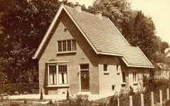 BR_GJVDBOOGERDWEG_030 Kijkje op de woning van Eigenraam op de hoek van de G.J. van den Boogerdweg en de A.J. ...