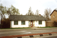 BR_GJVDBOOGERDWEG_POLITIE_008 Het politiebureau langs de G.J. van den Boogerdweg; 26 maart 1991