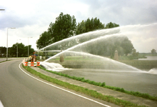 BR_GROENEKRUISWEG_020 Het waterschap pompt met noodgemalen water weg tijdens de watersnood van september 1998 ter ...