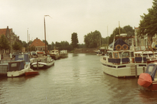 BR_MAARLANDNZ_328 Plezierschepen in de haven; Augustus 1977
